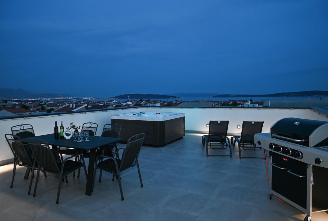 Rooftop New Castel 2023 Kaštela Екстериор снимка