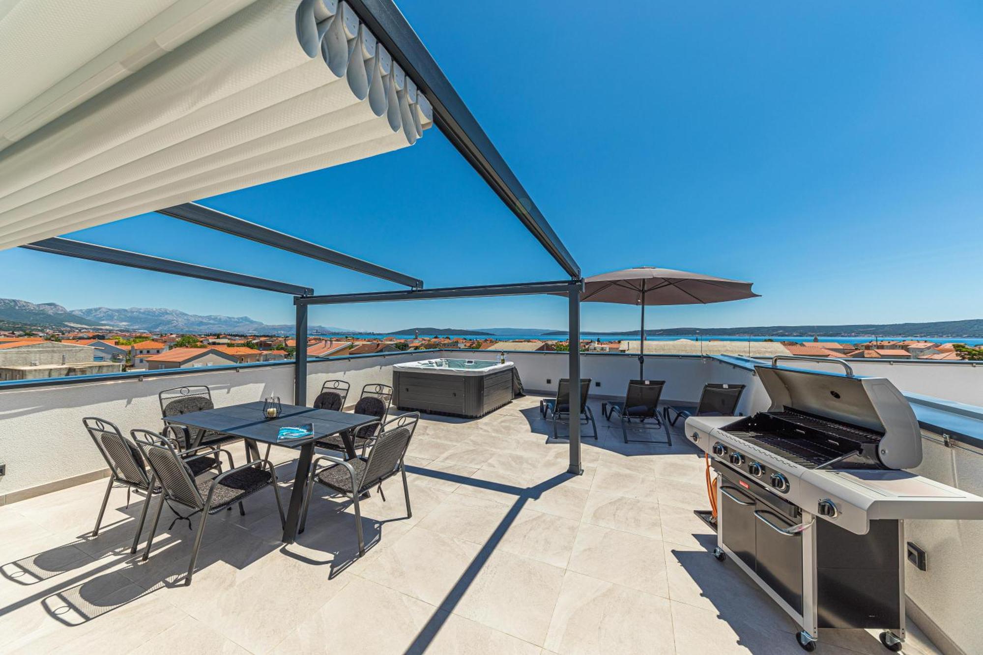 Rooftop New Castel 2023 Kaštela Екстериор снимка